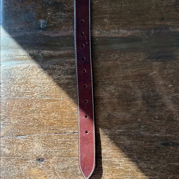 Vintage J Crew Classic,  Stitched Brown Leather Belt with solid brass Buckle - Picture 4 of 5